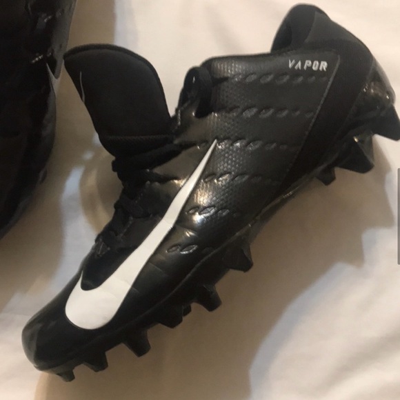 Nike size 10.5 men’s Vapor Football  🏈 Cleats. BRANDNEW wore1 day for signup ! - Picture 5 of 5